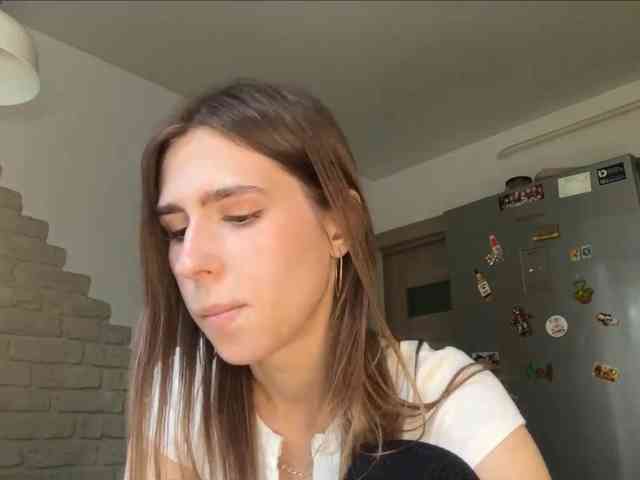 AshantiBadolato webcam