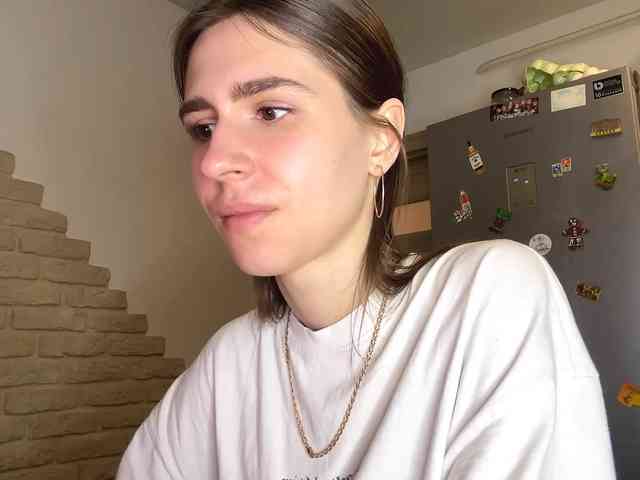 AshantiBadolato webcam