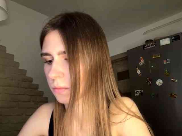 AshantiBadolato webcam