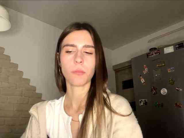 AshantiBadolato webcam