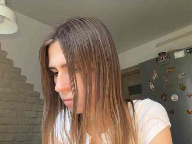 AshantiBadolato webcam