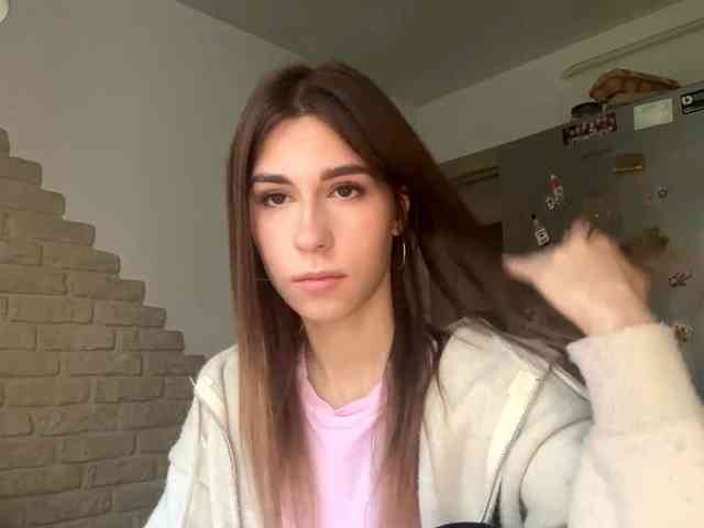 AshantiBadolato webcam