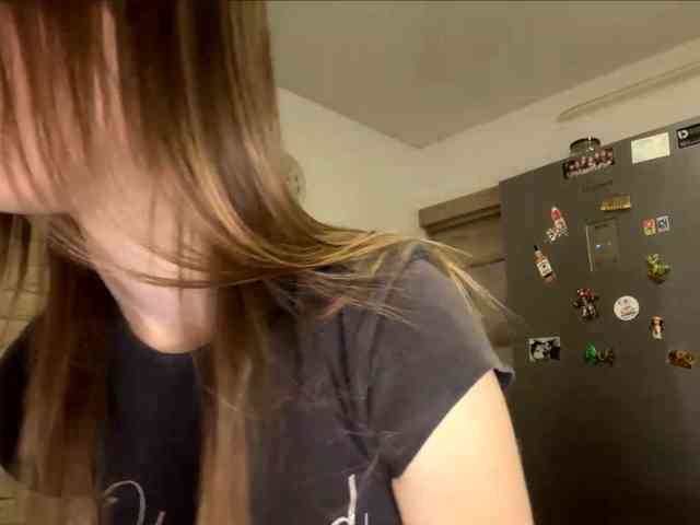 AshantiBadolato webcam