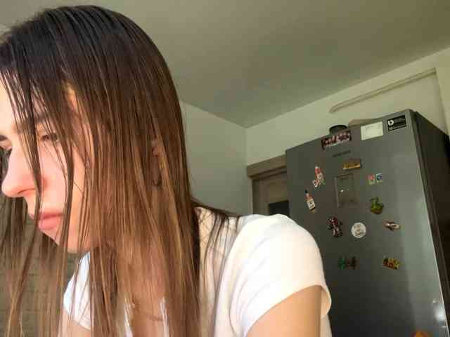 AshantiBadolato webcam
