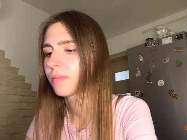 AshantiBadolato webcam