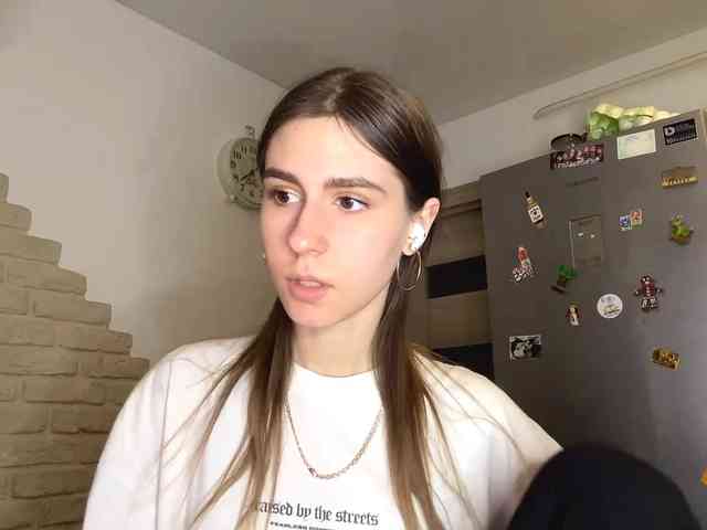 AshantiBadolato webcam