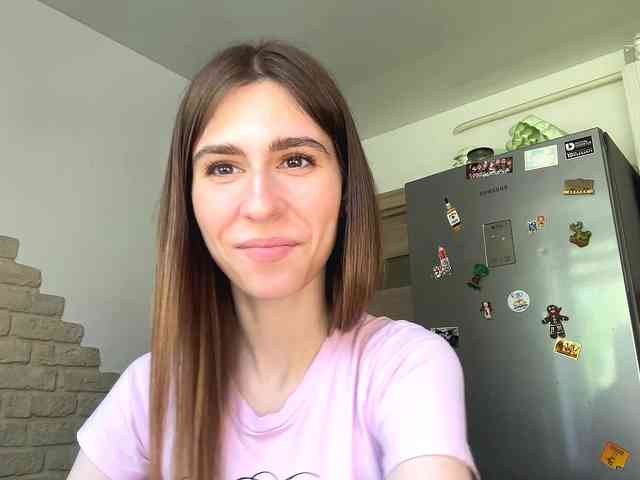 AshantiBadolato webcam