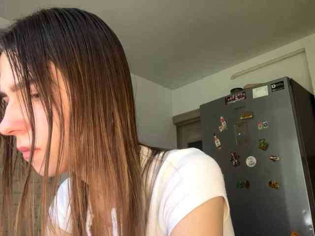 AshantiBadolato webcam