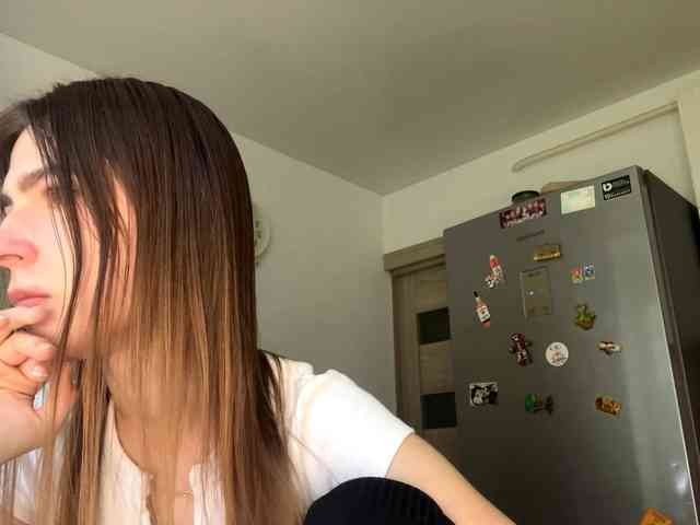 AshantiBadolato webcam
