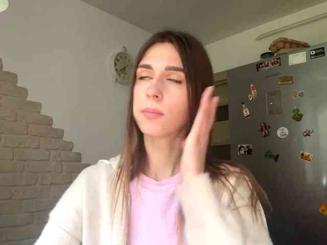 AshantiBadolato webcam