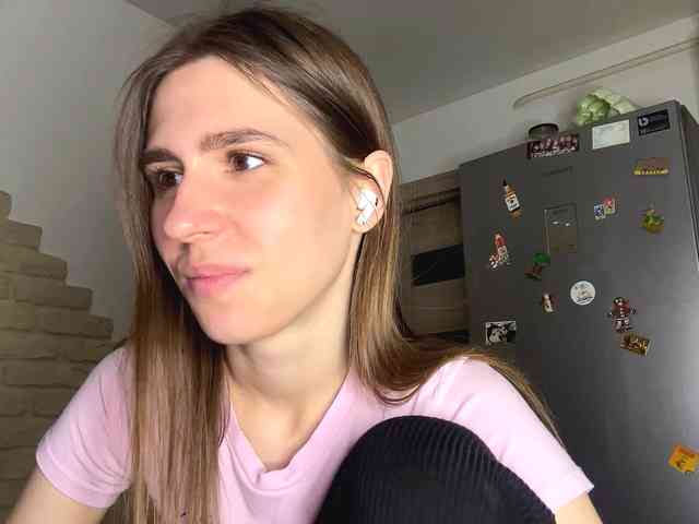 AshantiBadolato webcam