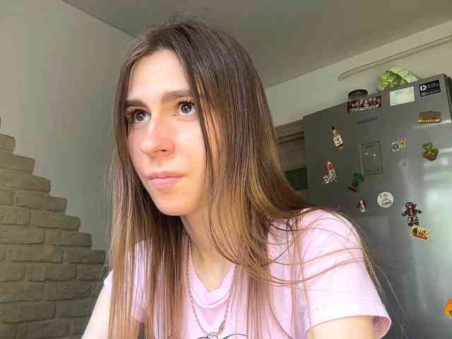 AshantiBadolato webcam