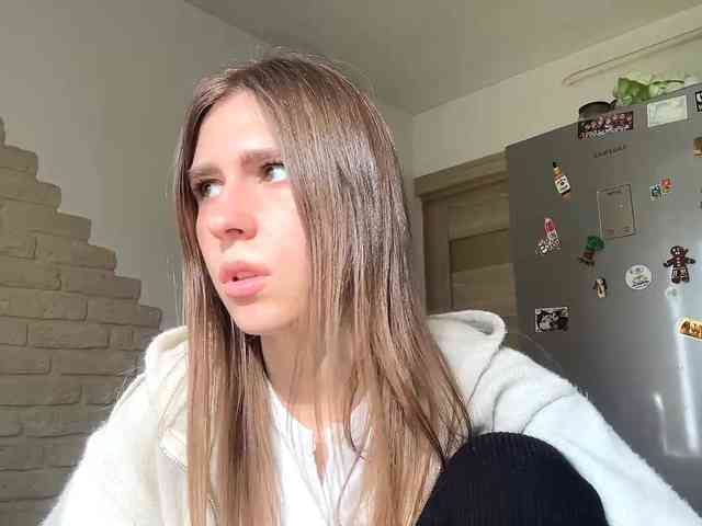 AshantiBadolato webcam