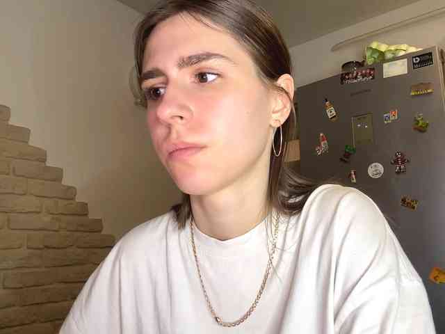 AshantiBadolato webcam