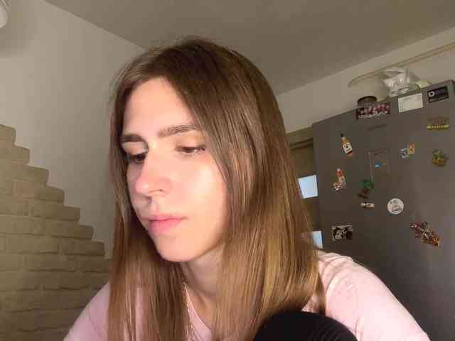 AshantiBadolato webcam