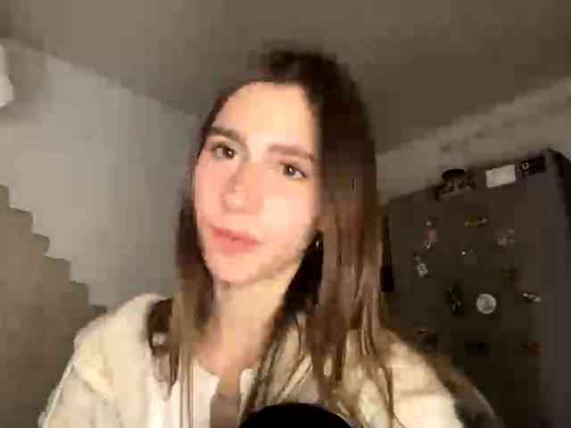 AshantiBadolato webcam
