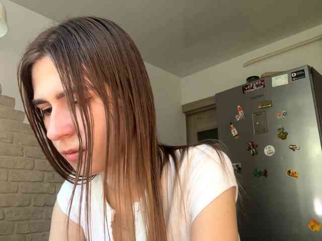 AshantiBadolato webcam