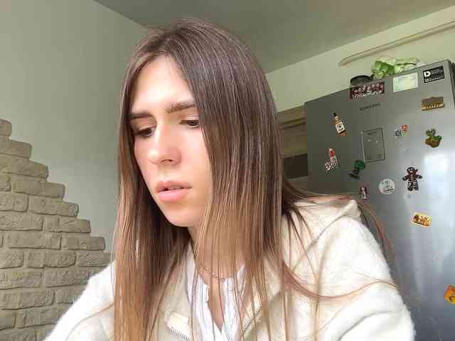 AshantiBadolato webcam