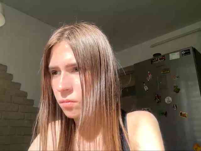 AshantiBadolato webcam