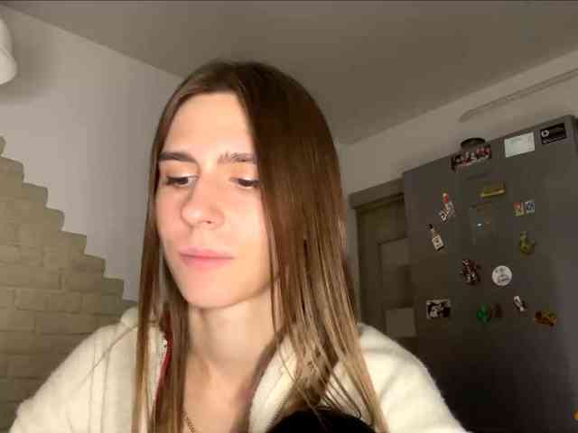 AshantiBadolato webcam