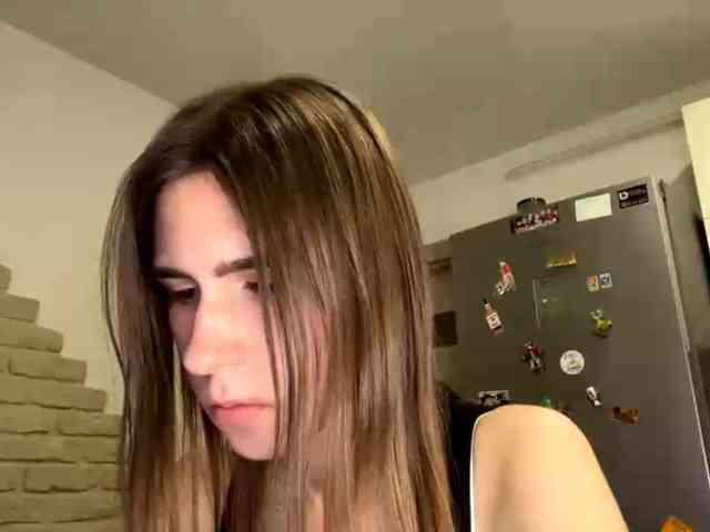 AshantiBadolato webcam