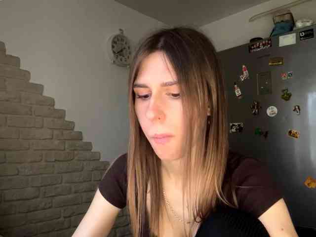 AshantiBadolato webcam