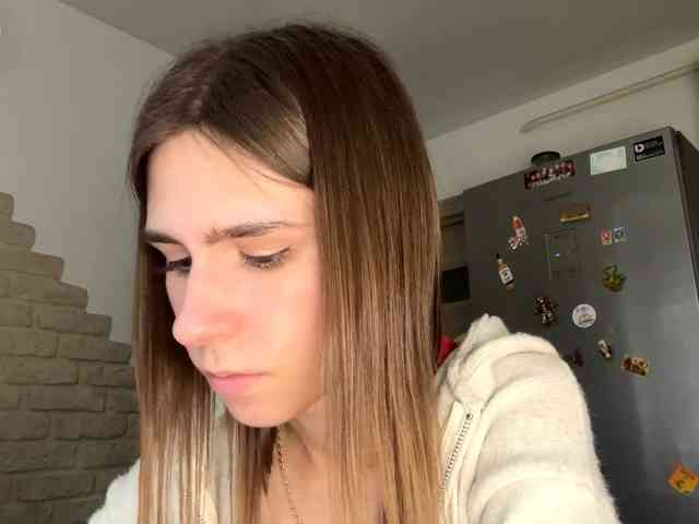 AshantiBadolato webcam