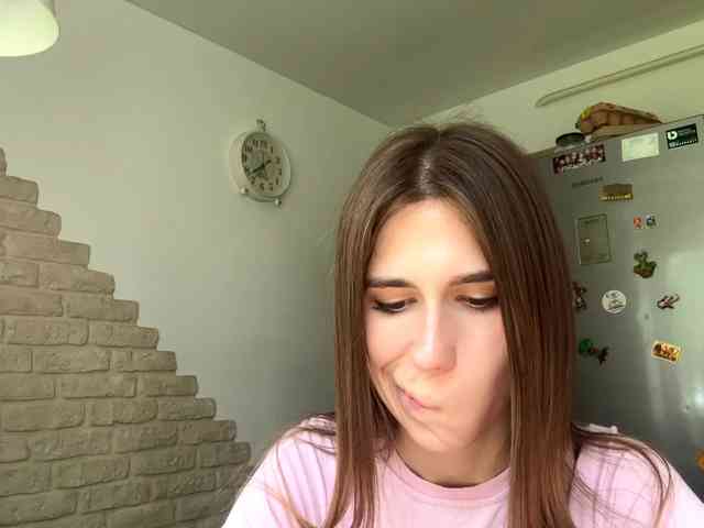 AshantiBadolato webcam