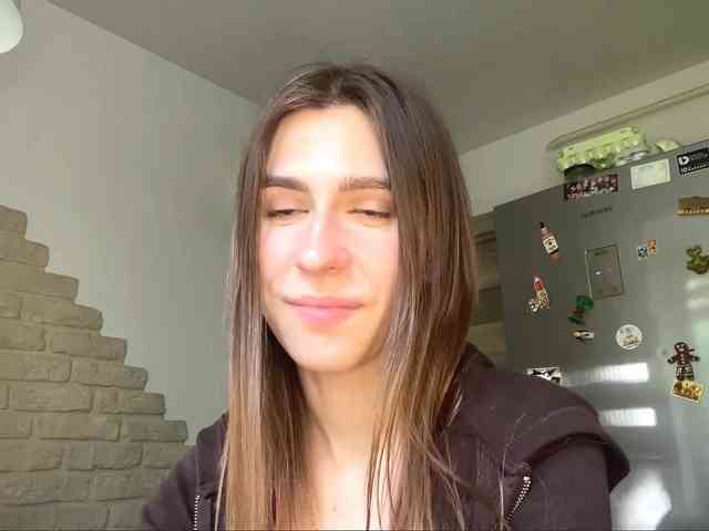 AshantiBadolato webcam