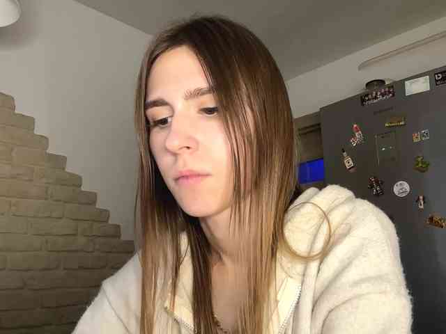 AshantiBadolato webcam