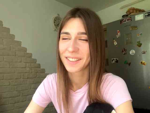 AshantiBadolato webcam