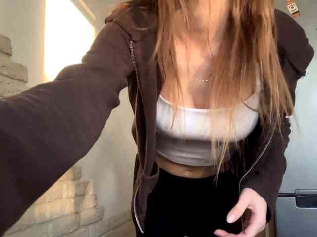 AshantiBadolato webcam