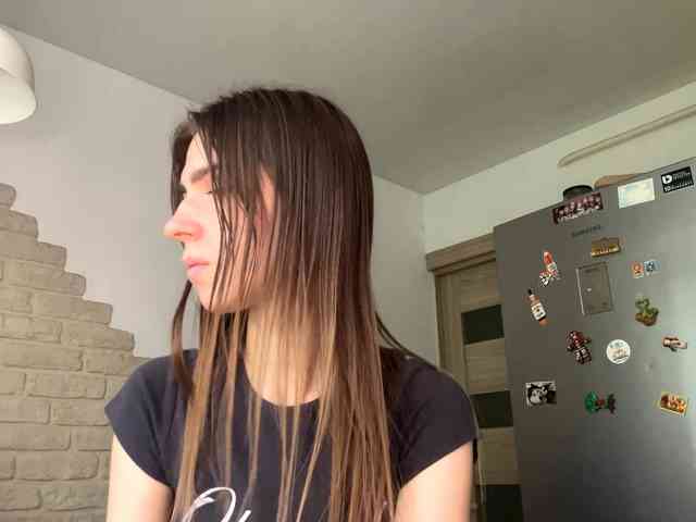 AshantiBadolato webcam