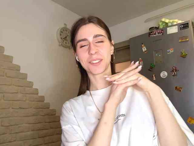 AshantiBadolato webcam