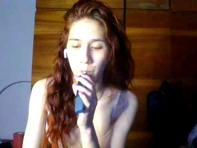 QueenHerson webcam