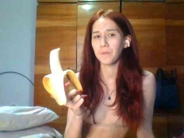 QueenHerson webcam