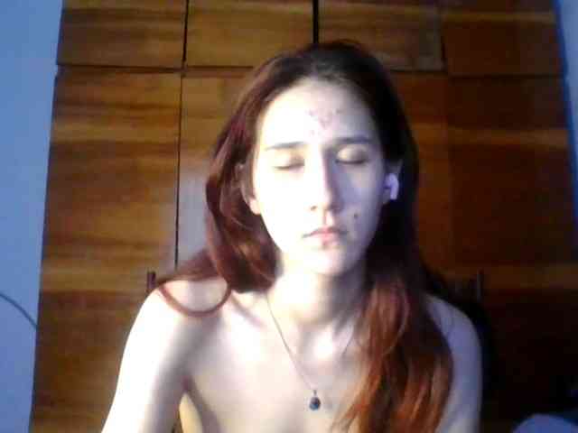 QueenHerson webcam