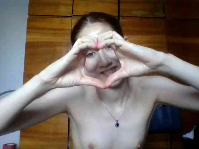 QueenHerson webcam