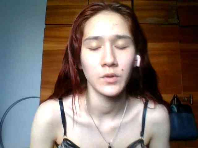 QueenHerson webcam