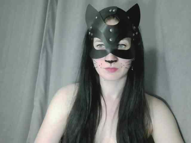 Lady-cat webcam