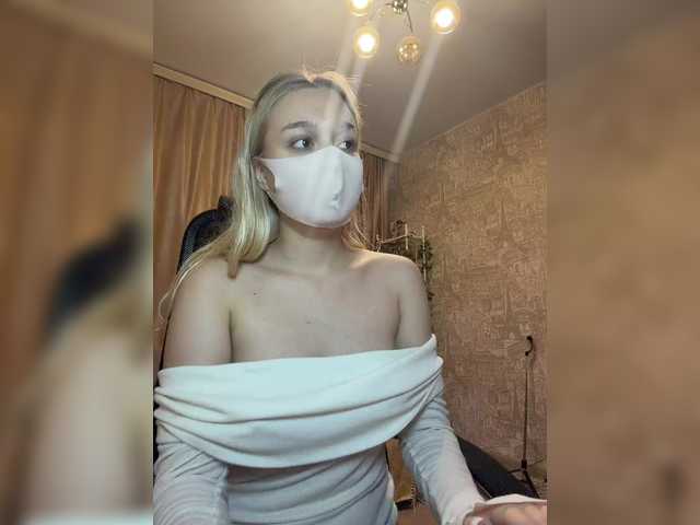 KiraBlin live webcam show