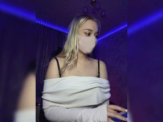 KiraBlin live cam on BongaCams