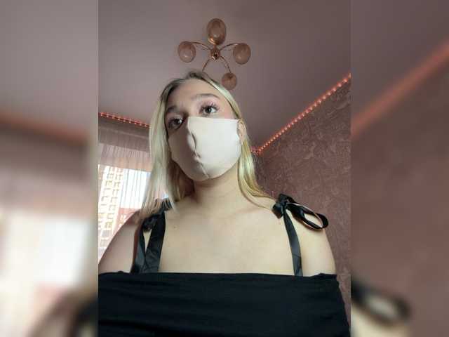 KiraBlin live cam on BongaCams