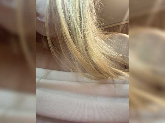 KiraBlin live webcam show