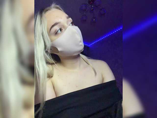KiraBlin live cam on BongaCams