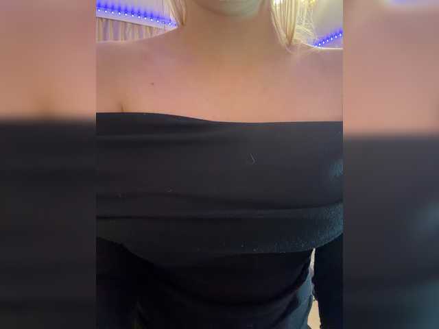 KiraBlin live cam on BongaCams