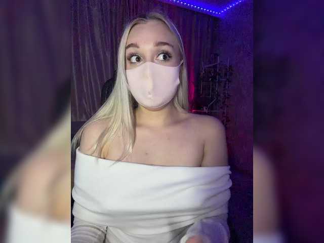 KiraBlin live cam