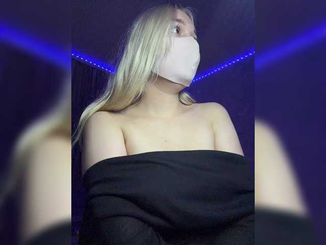 KiraBlin live cam on BongaCams