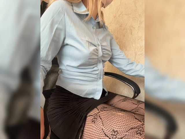 KiraBlin's BongaCams show and profile