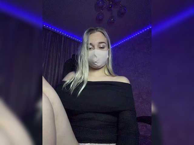 KiraBlin live cam on BongaCams